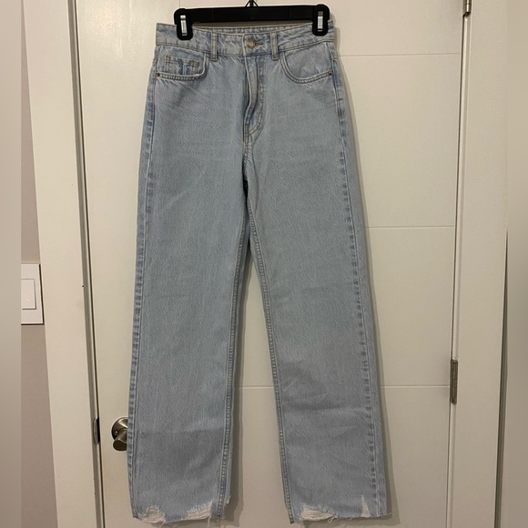 (ZARA)HIGH-WAISTED FULL LENGTH STRAIGHT LEG JEANS 🤍 - Picture 1 of 2